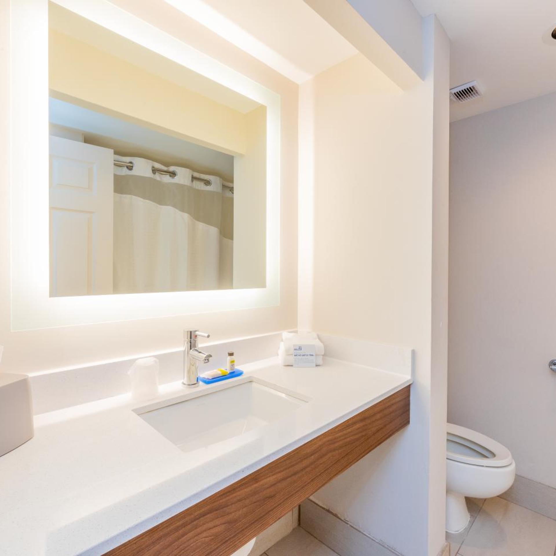 holiday inn express and suites bradenton west by ihg
