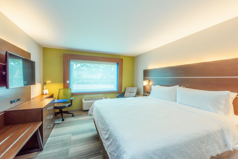 holiday inn express and suites bradenton west by ihg