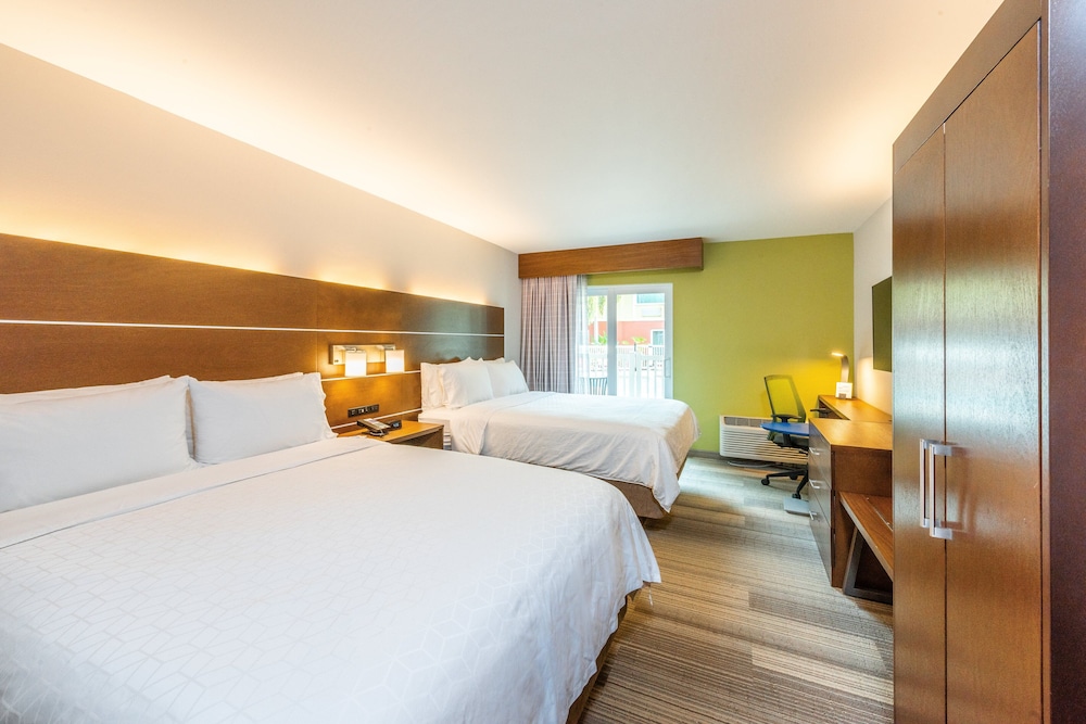 holiday inn express and suites bradenton west by ihg