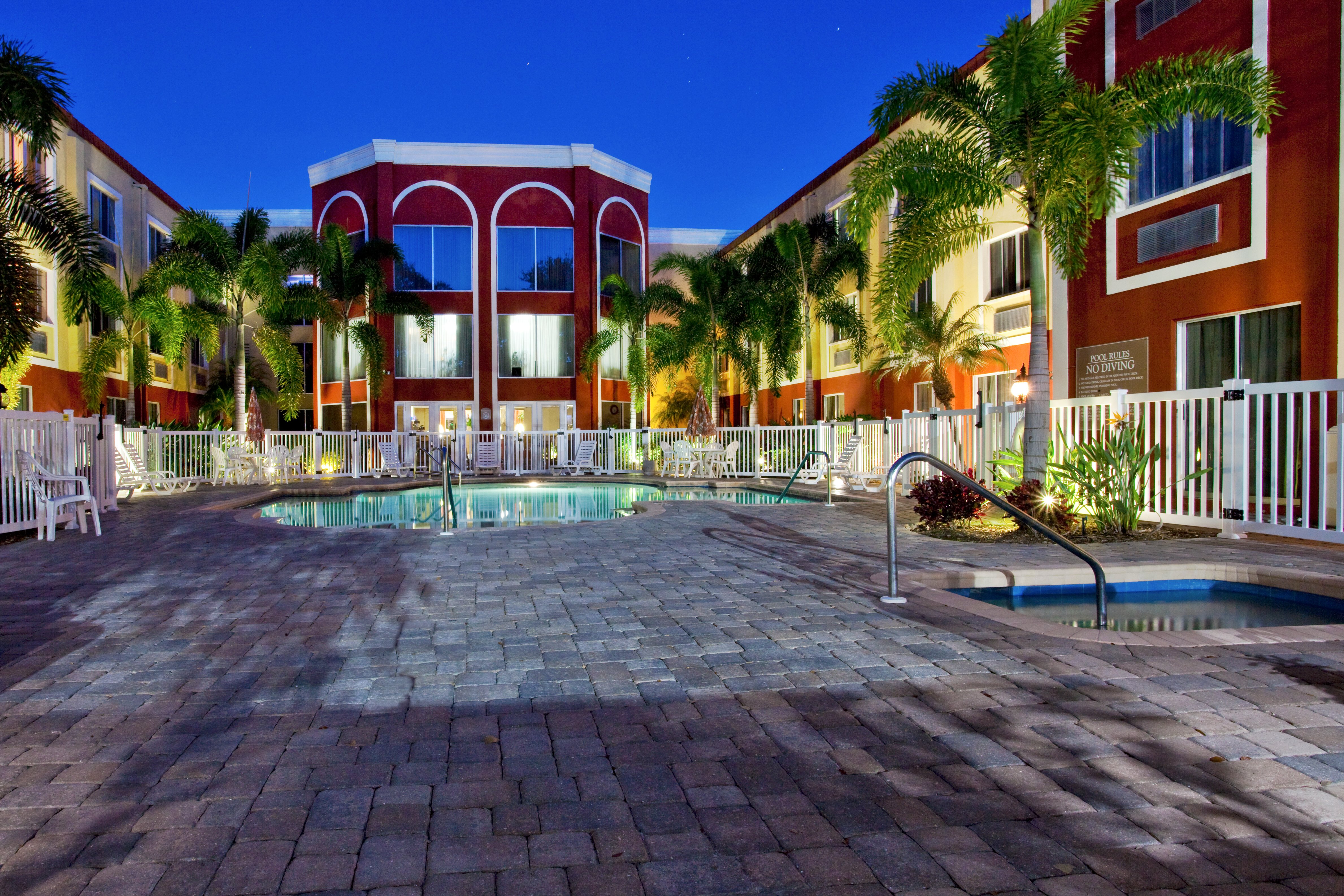 holiday inn express and suites bradenton west by ihg