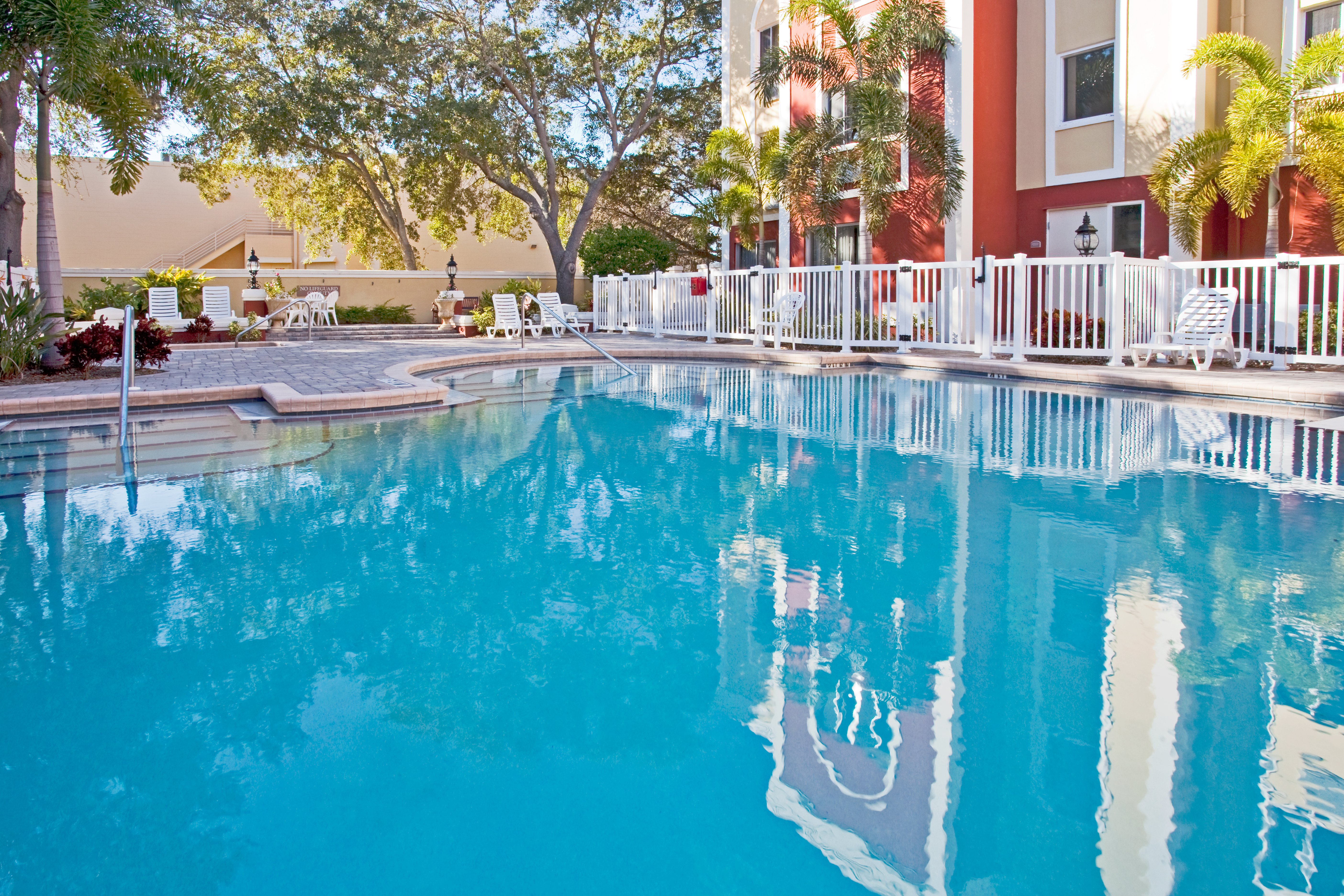 holiday inn express and suites bradenton west by ihg
