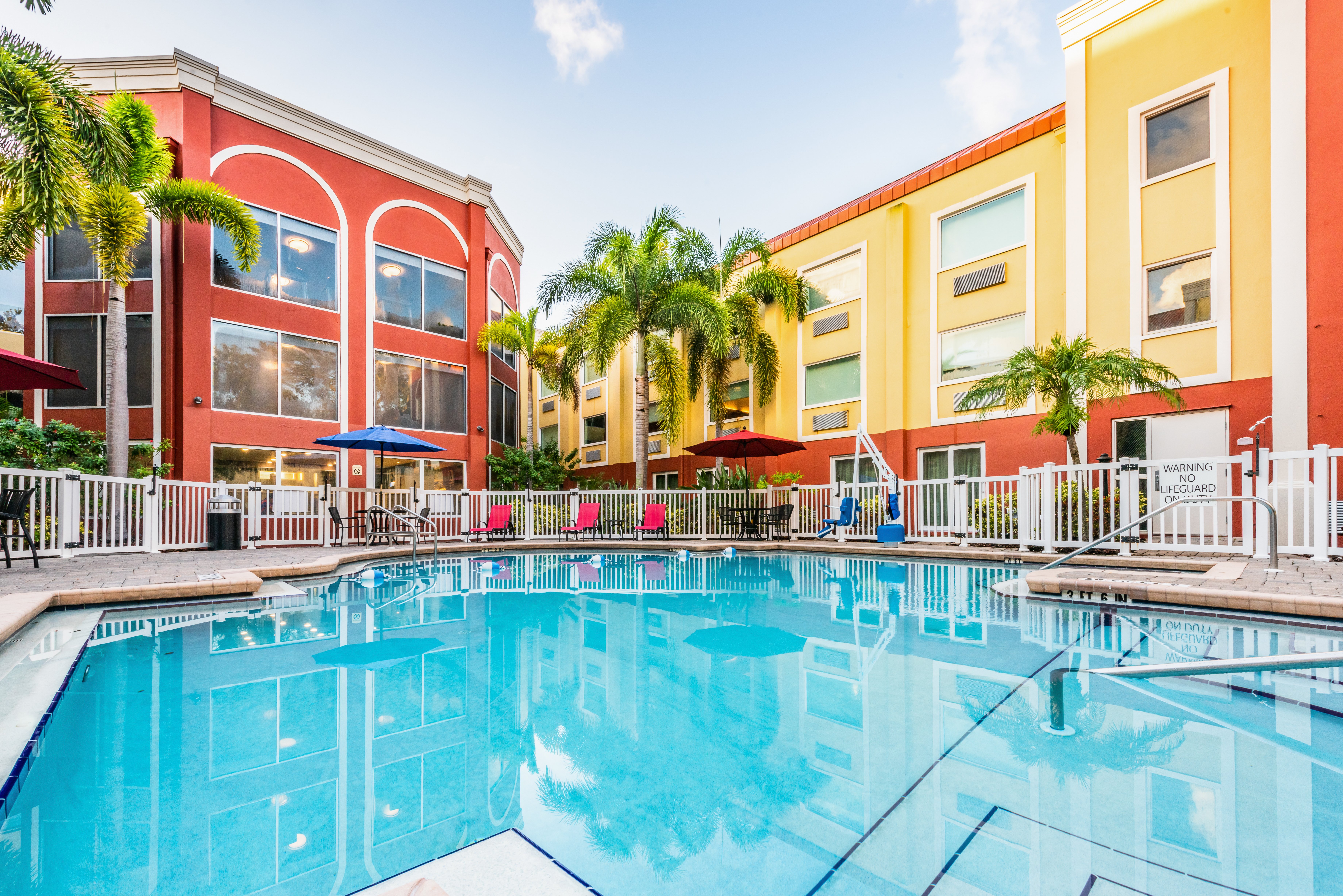 holiday inn express and suites bradenton west by ihg