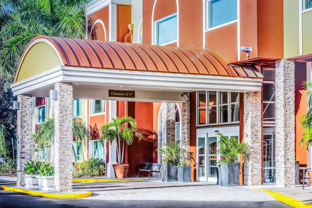 holiday inn express and suites bradenton west by ihg