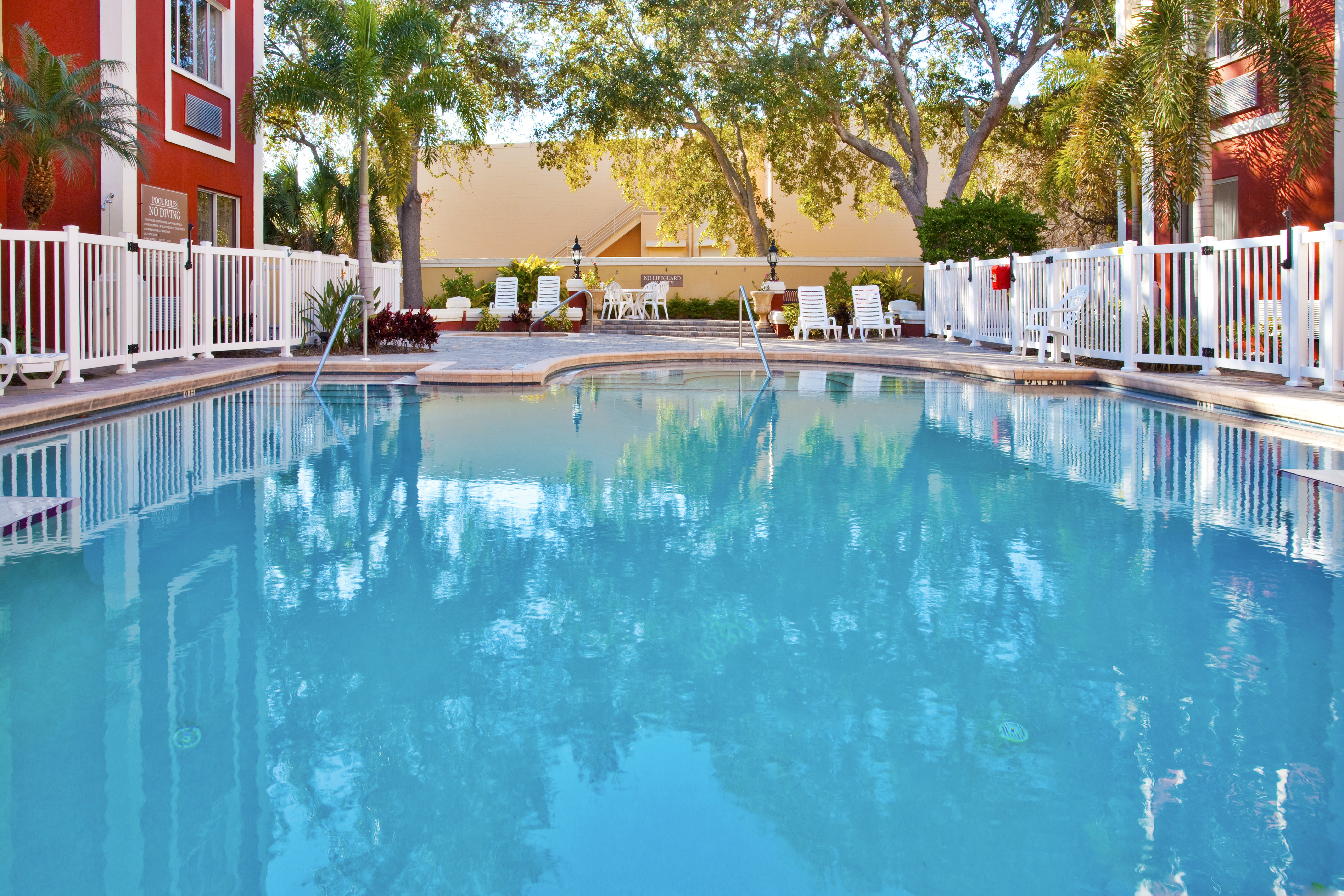 holiday inn express and suites bradenton west by ihg