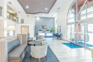 holiday inn express and suites bradenton west by ihg
