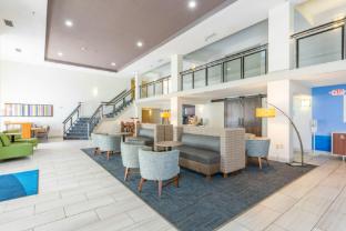 holiday inn express and suites bradenton west by ihg