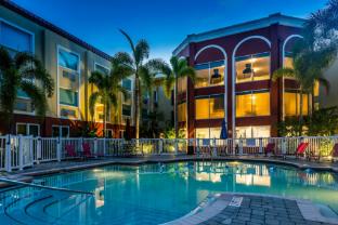 holiday inn express and suites bradenton west by ihg