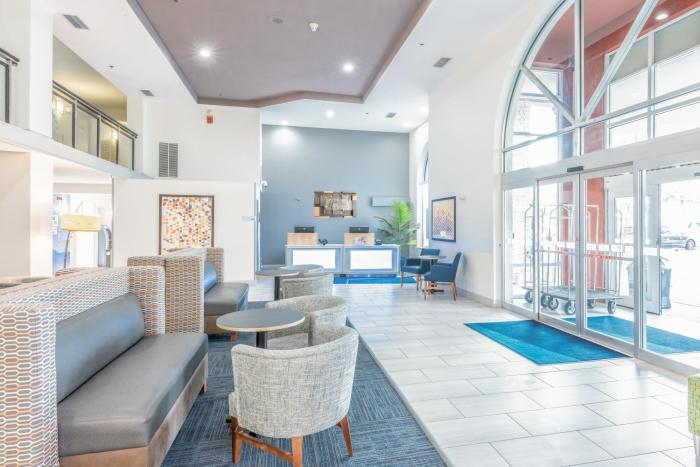 holiday inn express and suites bradenton west by ihg