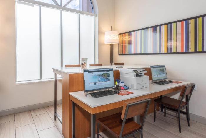 holiday inn express and suites bradenton west by ihg