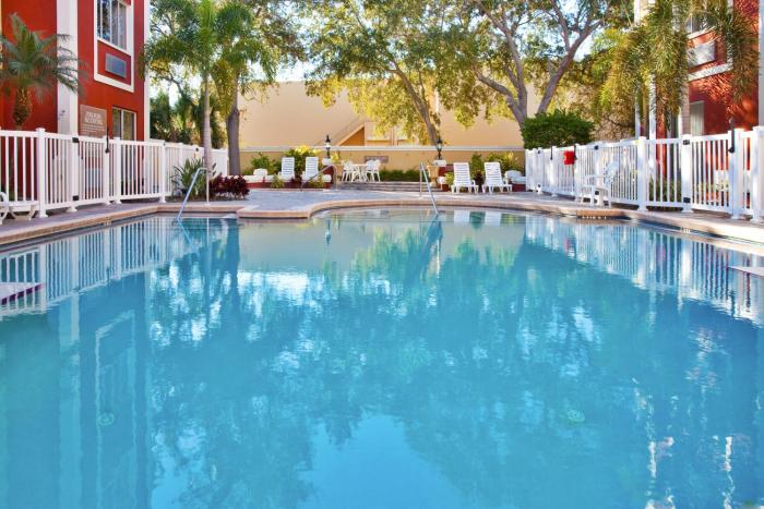 holiday inn express and suites bradenton west by ihg