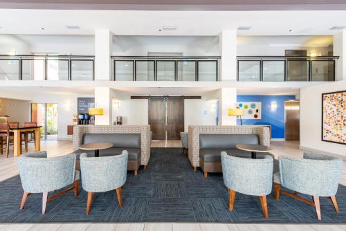 holiday inn express and suites bradenton west by ihg