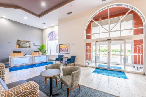 holiday inn express and suites bradenton west by ihg