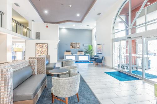 holiday inn express and suites bradenton west by ihg