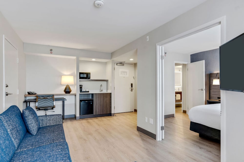 holiday inn hotel and suites ottawa kanata by ihg