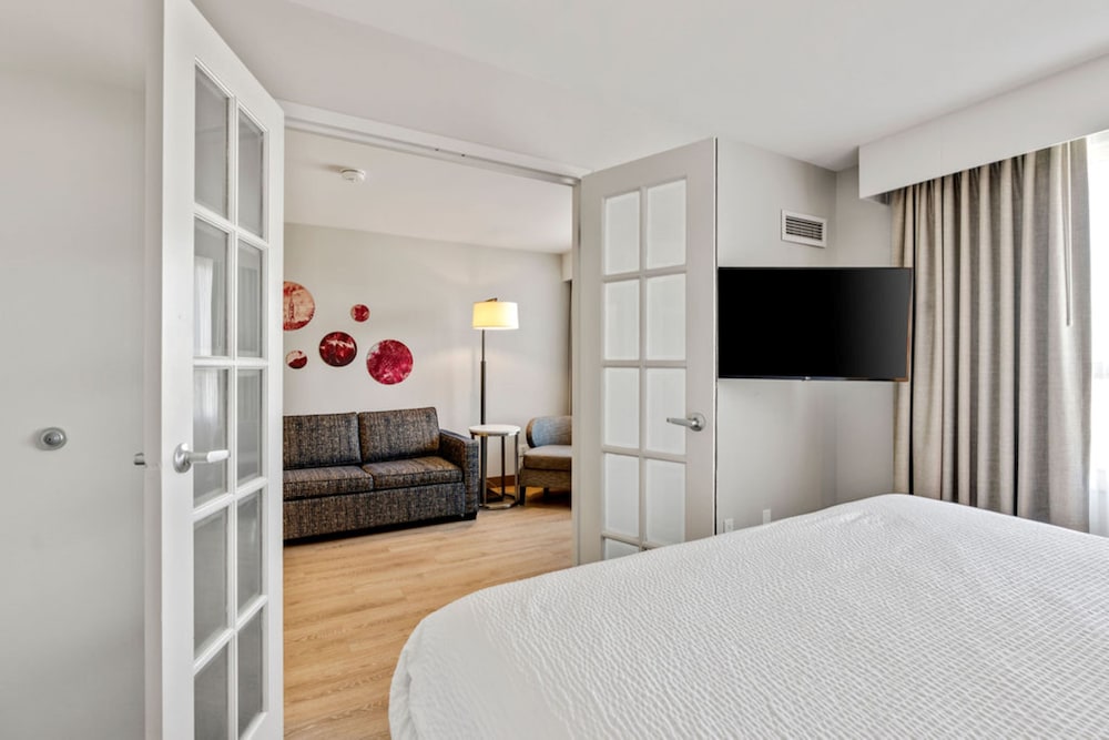 holiday inn hotel and suites ottawa kanata by ihg