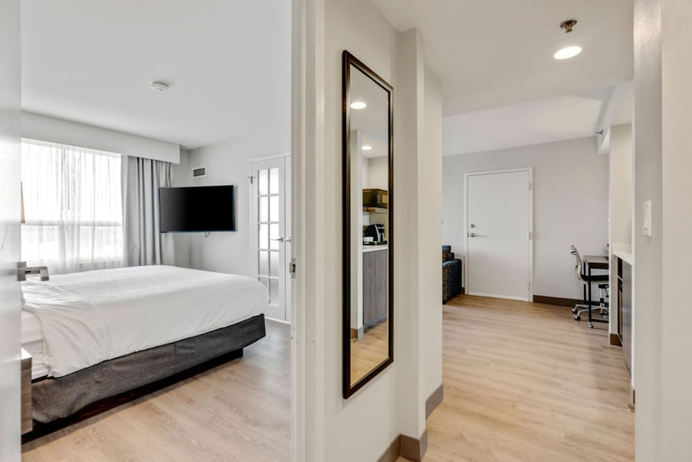 holiday inn hotel and suites ottawa kanata by ihg