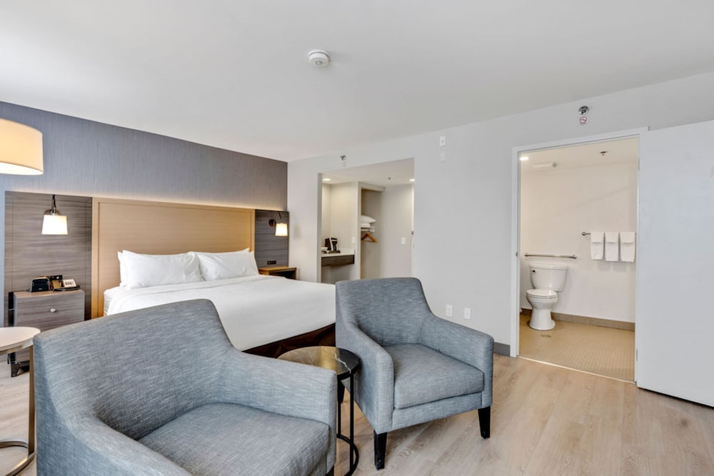 holiday inn hotel and suites ottawa kanata by ihg