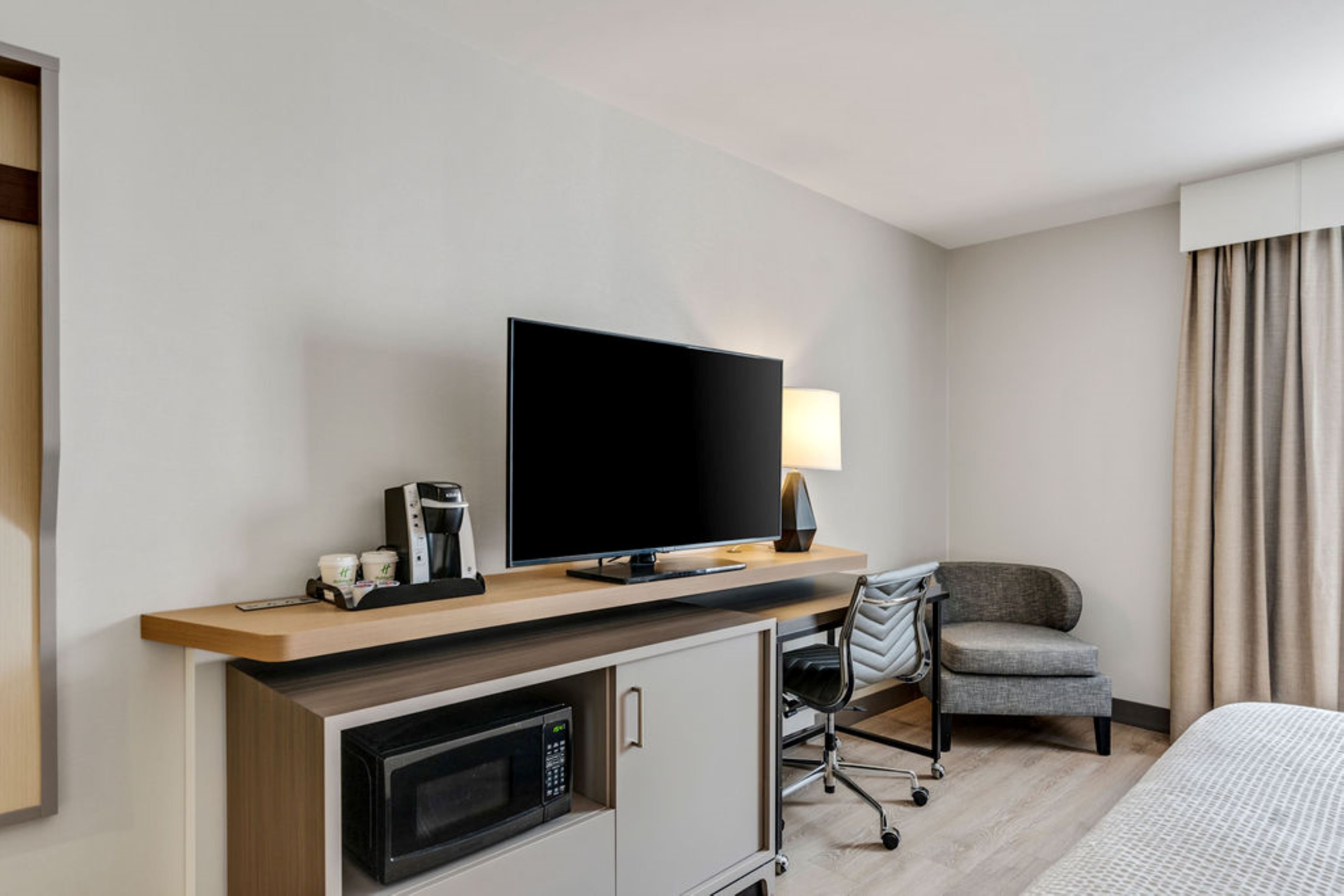 holiday inn hotel and suites ottawa kanata by ihg