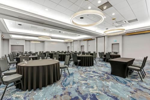 holiday inn hotel and suites ottawa kanata by ihg