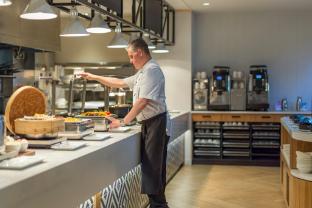 holiday inn auckland airport by ihg