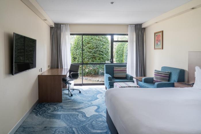 holiday inn auckland airport by ihg