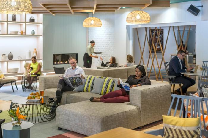 holiday inn auckland airport by ihg