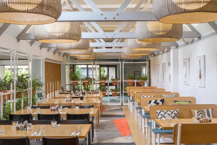 holiday inn auckland airport by ihg