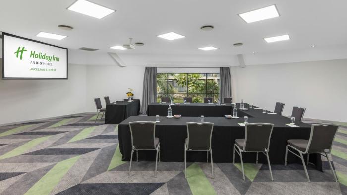holiday inn auckland airport by ihg