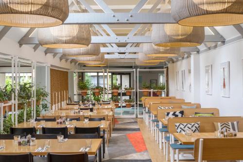 holiday inn auckland airport by ihg