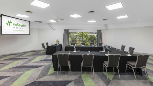 holiday inn auckland airport by ihg