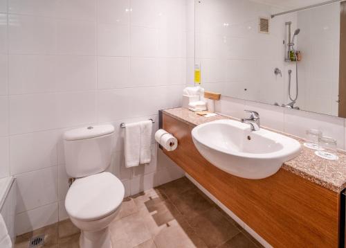 holiday inn auckland airport by ihg