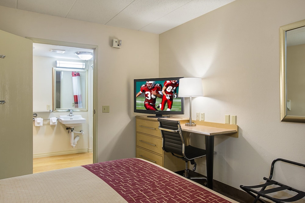 red roof inn memphis east