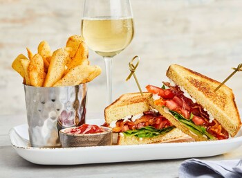 courtyard by marriott fargo moorhead mn