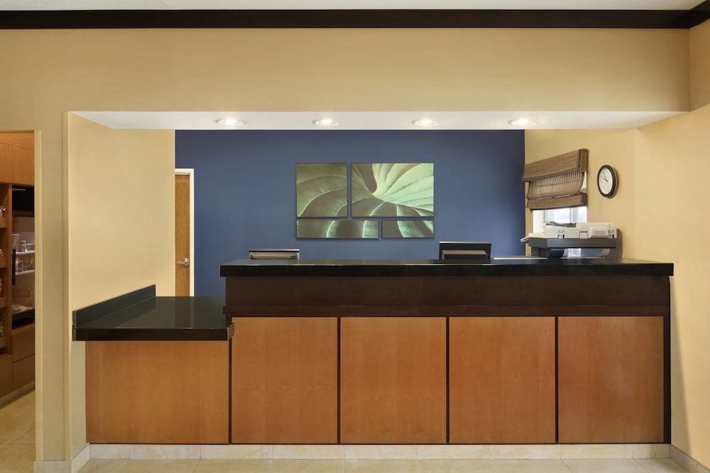 fairfield inn and suites by marriott champaign