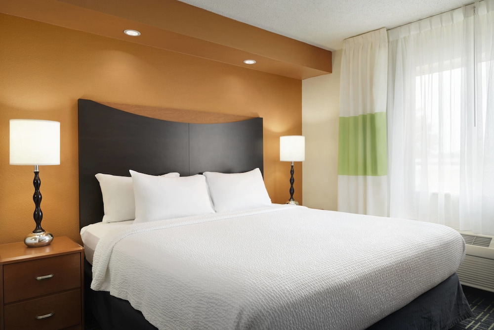fairfield inn and suites by marriott champaign