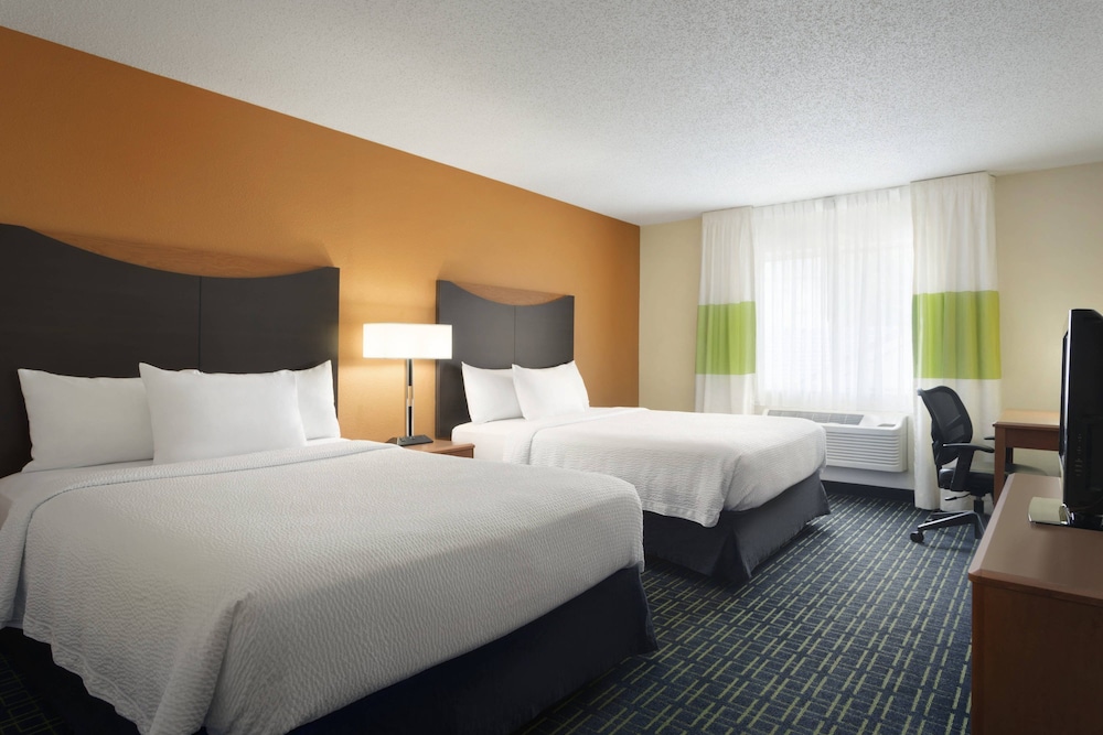 fairfield inn and suites by marriott champaign