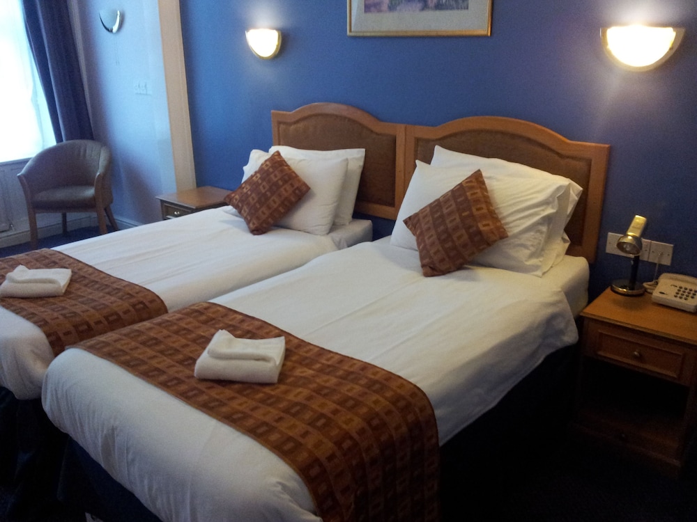 county hotel