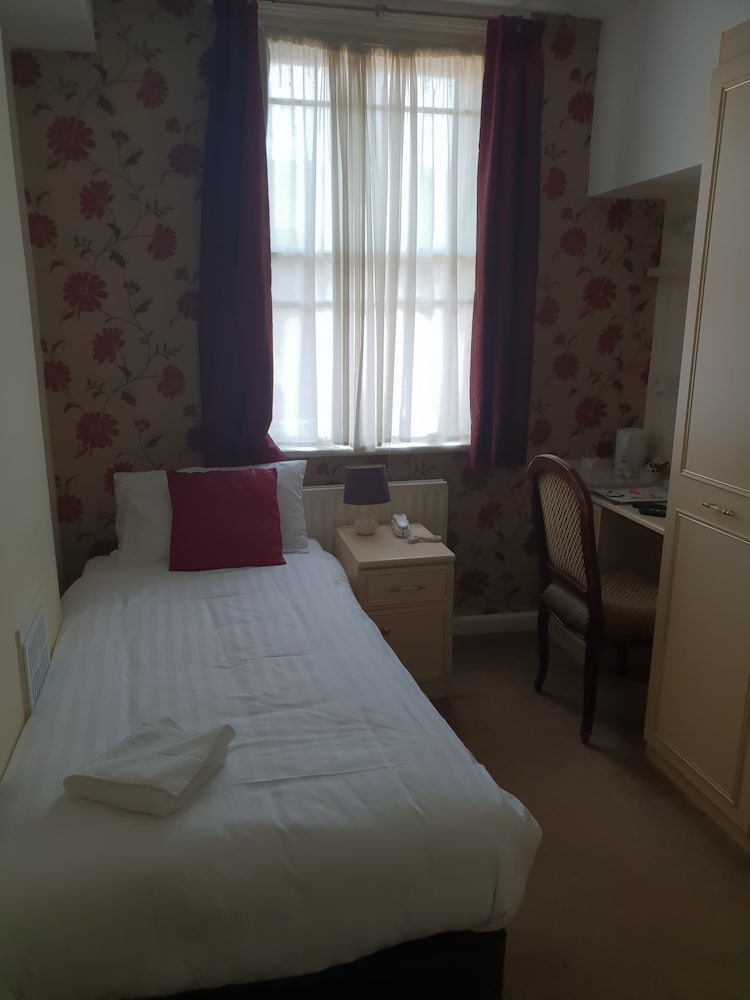 county hotel