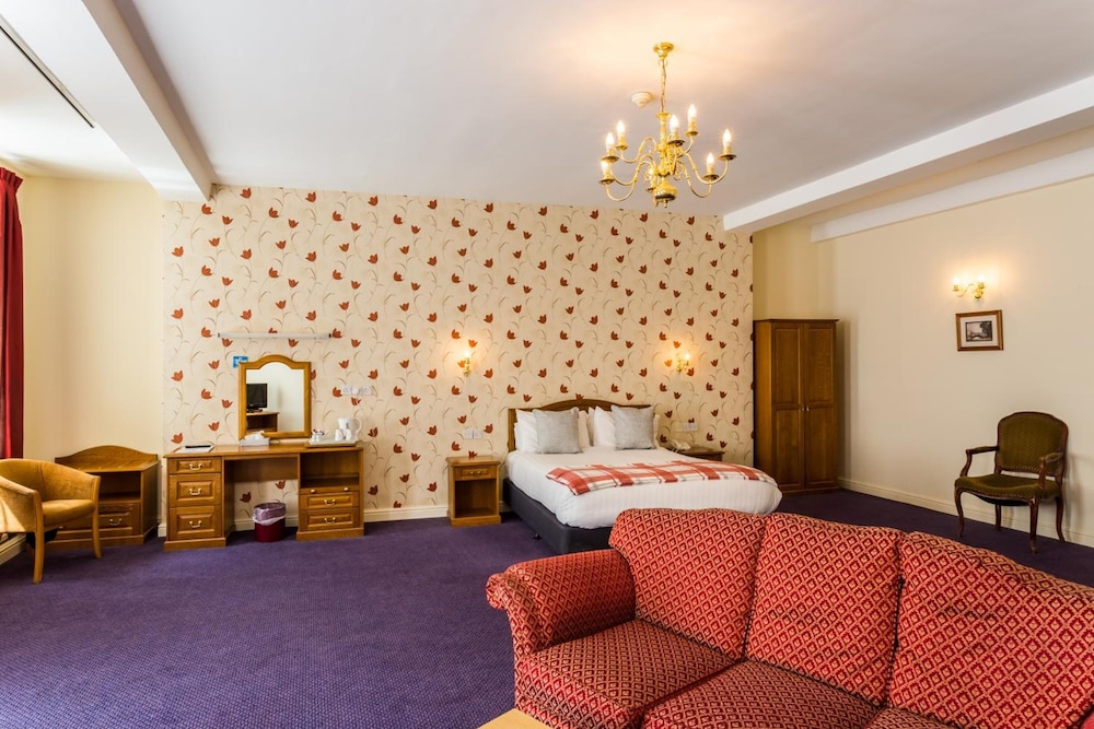 county hotel