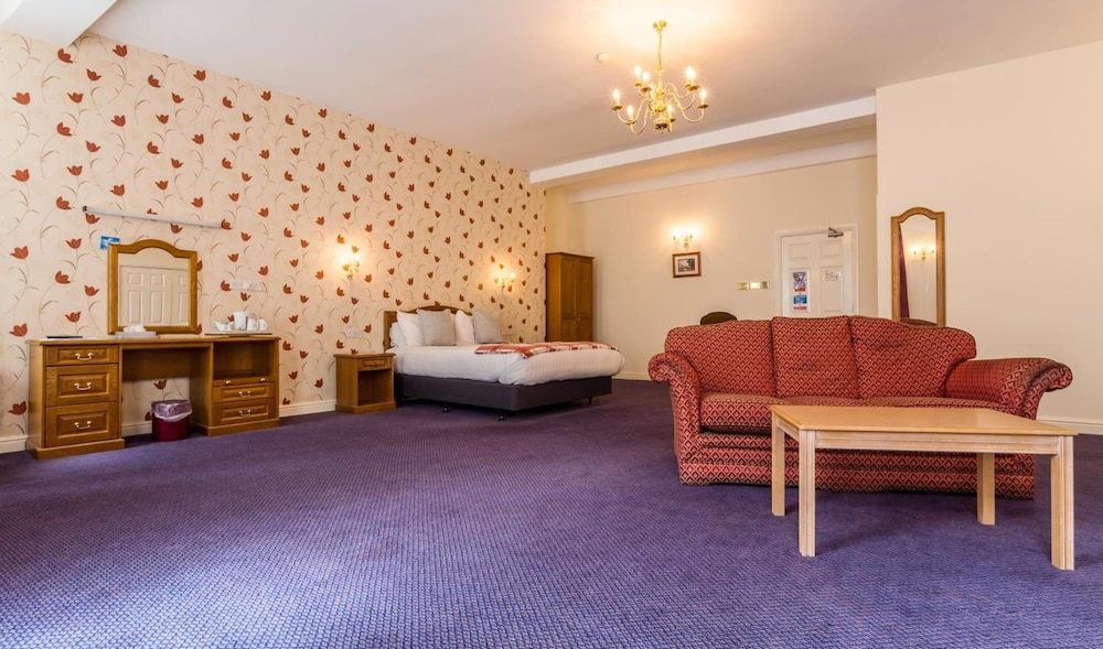 county hotel