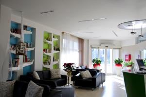 Hotel Key,Near Olympic Theatre,3 star
