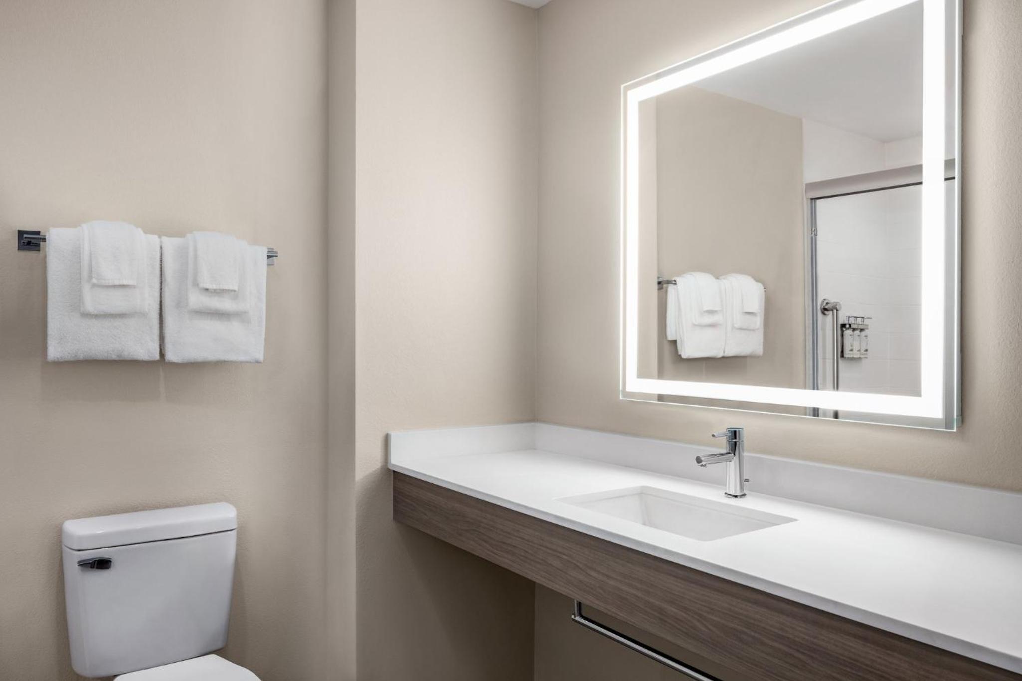 holiday inn express and suites hagerstown by ihg