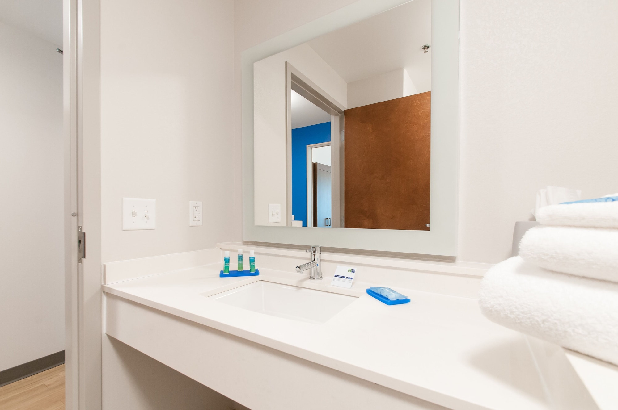 holiday inn express and suites hagerstown by ihg