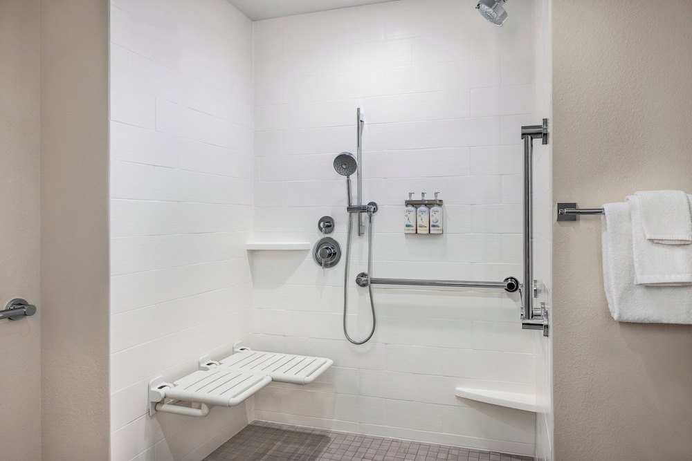 holiday inn express and suites hagerstown by ihg