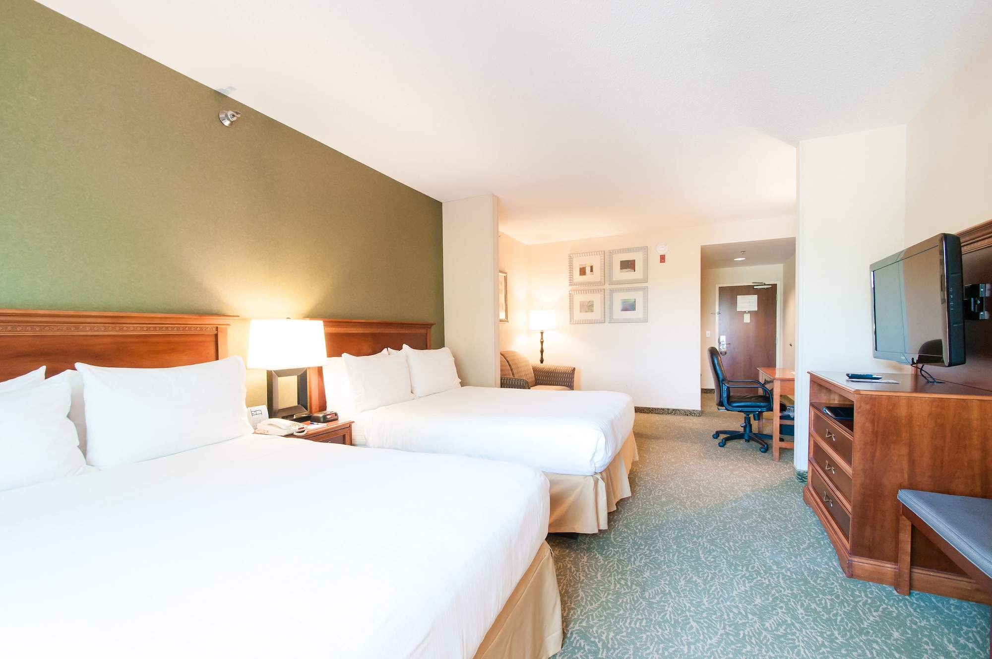 holiday inn express and suites hagerstown by ihg