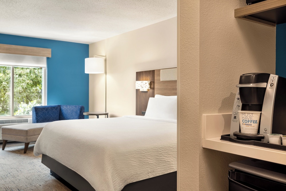 holiday inn express and suites hagerstown by ihg