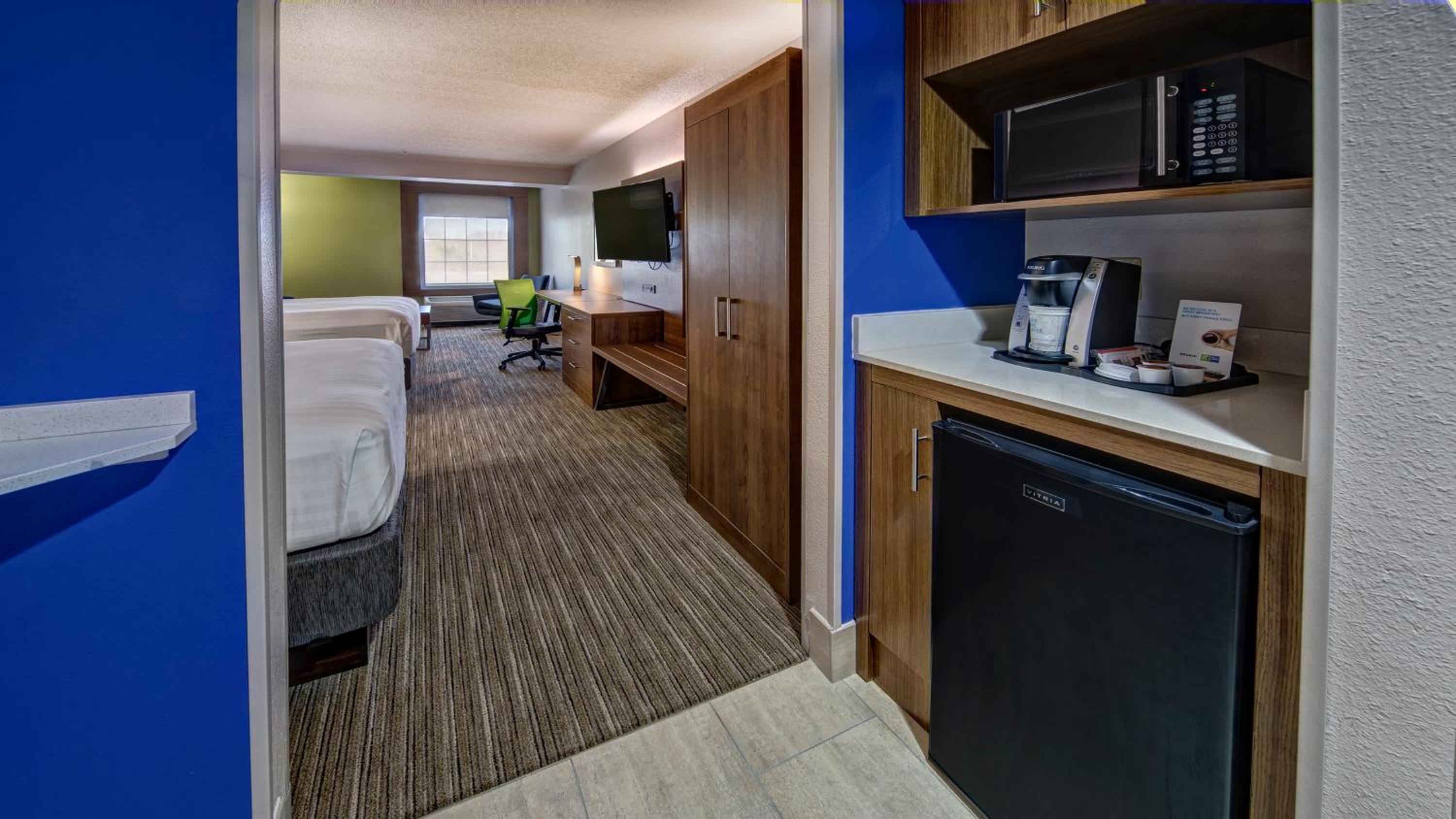 holiday inn express and suites crossville by ihg