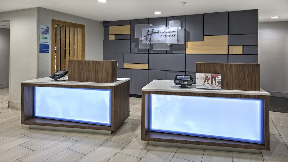 holiday inn express and suites crossville by ihg
