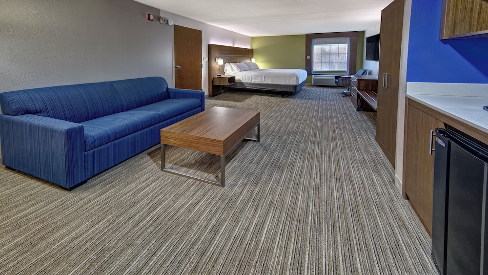 holiday inn express and suites crossville by ihg