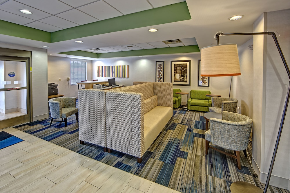 holiday inn express and suites crossville by ihg
